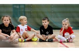 <b> CZERSK. Kolejne zajęcia sportowe dla dzieci w ramach projektu `Żyj zdrowo na sportowo` MKS HANDBALL CZERSK (ZDJĘCIA) </b>
