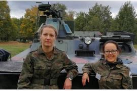 <b> Żołnierze szkolili nauczycielki <br>z czerskiego LO (FOTO)</b>