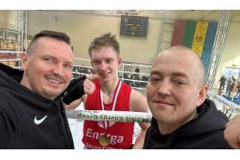 <b>Sukces boksera Mikołaja Jutrzenki (z gminy Czersk) na OOM. Gratulacje! </b>