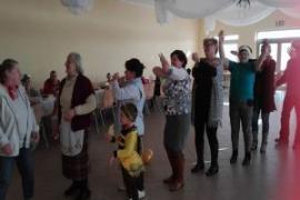 <b>Karnawałowe spotkanie w świetlicy w Klaskawie - dla babci, dziadka<br> i wnucząt (FOTO)</b>