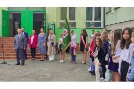 <b> CZERSK. Rozpoczęcie roku szkolnego w SP1 w Czersku (FOTO) </b>
