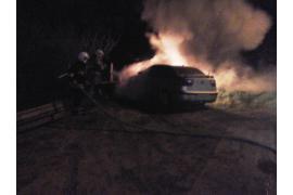 <b>Nocny pożar samochodu w Czersku </b>