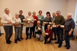 <b>CZERSK. Zajęcia z rękodzieła dla seniorów z PZERiI w Czersku (ZDJĘCIA, WIDEO)</b>