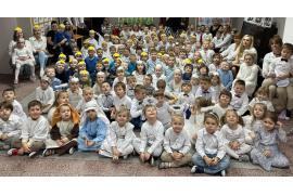 <b>CZERSK. TRADYCJA WSPÓLNEGO KONCERTOWANIA W PRZEDSZKOLU (ZDJĘCIA, WIDEO)</b>