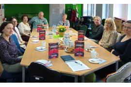 <b> CZERSK. Kwietniowe spotkanie Dyskusyjnego Klubu Książki w Bibliotece Publicznej w Czersku (ZDJĘCIA) </b>