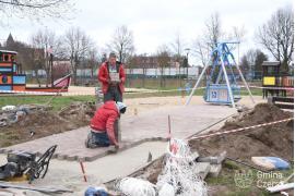 <b>CZERSK. Huśtawka w parku Borowiackim czeka! (FOTO) </b>