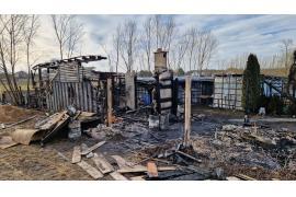 <b>CZERSK. Po pożarze przy ul. Wrzosowej – właściciel dziękuje służbom udział w akcji gaśniczej (ZDJĘCIA, WIDEO)</b>