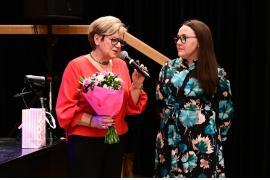 <b> CZERSK. Słuchacze UTW oraz zaproszeni goście obejrzeli miniaturę teatralną pt. `Podwórko Korczaka` w wykonaniu uczniów z SP1 (ZDJĘCIA, WIDEO) </b>