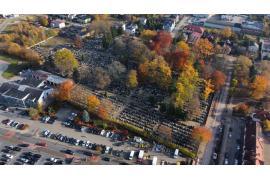 <b>CZERSK. 1 listopada – dzień pamięci i zadumy. ZDJĘCIA - cmentarz parafialny w blasku jesiennego dnia</b>