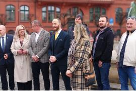 <b>Działacze Konfederacji `Nowa Nadzieja` chcą badać stan psychofizyczny miejskich radnych i władz w Chojnicach</b>