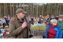 <b>GM CZERSK. Społeczna Akcja Sadzenia Lasu 2025 w Nadleśnictwie Czersk (ZDJĘCIA, WIDEO) </b>