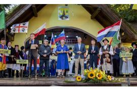 <b> GM. KARSIN. Rozpoczął się X Międzynarodowy Festiwal Folkloru `Kaszubskie Spotkanie z Folklorem Świata` (FILM, ZDJĘCIA) </b>