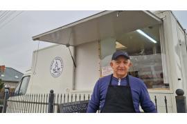 <b> CZERSK. FOOD TRUCK U ZDZISŁAWA ZAPRASZA! PYSZNE KURCZAKI Z ROŻNA! (ZDJĘCIA, OFERTA) </b>