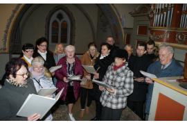 <b>Msza święta w intencji czerskiego parafialnego chóru św. Cecylia (FOTO)</b>