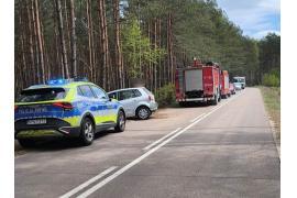 <b>GM. CZERSK. Samochód uderzył w drzewo. Kobieta trafiła do szpitala (ZDJĘCIA)</b>