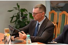 <b>GM. CZERSK. Radny rezygnuje z członkostwa w społecznej radzie kultury. Radni w komisji (dyrektor GCK), wniosek o wykaz kosztów imprez</b>