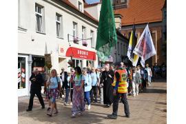 <b>Pielgrzymi z czerskiej parafii wyruszyli. Wierni uczestniczą w 34. CHOJNICKIEJ PIELGRZYMCE na Jasną Górę (ZDJĘCIA, WIDEO)</b>