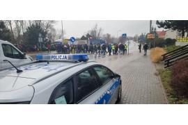 <b> POW. CHOJNICKI. Policjanci będą dbać o bezpieczeństwo podczas planowanych protestów. Utrudnienia będą również m.in. w Czersku (SUGEROWANE OBJAZDY) </b>