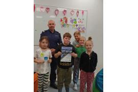 <b> CZERSK. Podopiecznych z Centrum Reaktywacja odwiedził zaprzyjaźniony policjant Maciej Zblewski (ZDJĘCIA) </b>