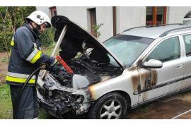 <b>GM. CZERSK. Pożar samochodu w Krzyżu - auto paliło się już trzeci raz (ZDJĘCIA)</b>
