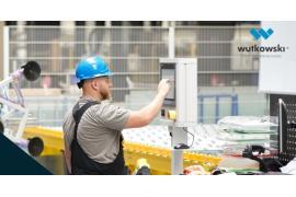 <b>AKTUALNE OFERTY PRACY<br>WUTKOWSKI – ZAPRASZAMY! <br>POTRAFIMY DOCENIĆ PRACOWNIKA! (ZDJĘCIA, WIDEO)</b>