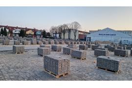 <b>CZERSK. Gdzie trafi kostka brukowa z placu Piekarka w Czersku? </b>