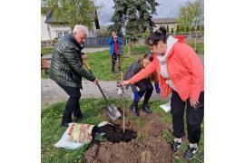 <b> GM. CZERSK. Nowe drzewa przywitają Dzień Ziemi w Rytlu (ZDJĘCIA) </b>