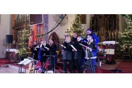 <b>GM. CZERSK. Wyjątkowy koncert charytatywny w kościele pw. Narodzenia NMP w Łęgu (ZDJĘCIA) </b>