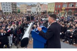 <b>POW. CHOJNICKI. Sławomir Mentzen w regionie - Chojnicach, Człuchowie i Tucholi. Spotkanie w Chojnicach rozpoczęła Angelika Sobkowiak z Czerska (ZDJĘCIA) </b>