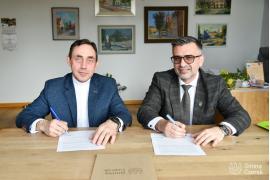 <b>GM. CZERSK. Umowy podpisane, dachówki zakupione. Niebawem ruszy remont dachu kościoła w Łęgu (ZDJĘCIA) </b>