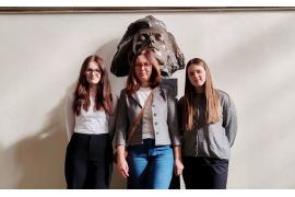 <b>CZERSK. Denise Pirch z klasy 1a oraz Julia Pirch z klasy 3a z LO w Czersku uzyskały tytuł finalistek Olimpiady Języka Niemieckiego - dziewczęta musiały pokonać 13 000 uczestników pierwszego etapu. GRATULACJE!</b>