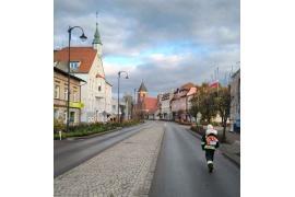 <b>CZERSK. Interwencja strażaków z OSP Czersk. Ciecz na kilku ulicach miasta</b>