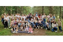 <b> CZERSK. Piknik Rodzinny w Lasku Miejskim w Czersku – udział biorą mamy karmiące oraz dzieci, ojcowie, dziadkowie (ZDJĘCIA, WIDEO, ATRAKCJE) </b>