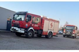 <b>CZERSK. Ewakuacja Biedronki - klienci i personel. Druhowie sprawdzili pomieszczenia detektorami (ZDJĘCIA)</b>