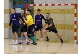 <b>CZERSK. VI i VII kolejka Czerskiej Ligi Halowej - emocje rosną. FC KOMINIARZE nie zwalniają i wracają na pozycję lidera! (ZDJĘCIA)</b>