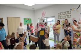 <b> CZERSK. Zajączek Wielkanocny w czerskim żłobku (ZDJĘCIA, WIDEO)</b>