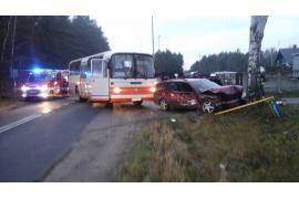 <b>Wypadek w Ustroniu. Ford zderzył się z autobusem</b>