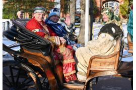 <b>CZERSK. Orszak Trzech Króli w Czersku przeszedł nową trasą. Uczestniczyły w nim tłumy wiernych. Kolorowy, radosny i pełen symboliki (ZDJĘCIA, WIDEO)</b>