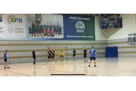 <b> EMOCJONUJĄCY START CZERSKIEJ LIGI HALOWEJ 2025/2026 - relacja ze spotkań (TABELA, TERMINARZ)</b>