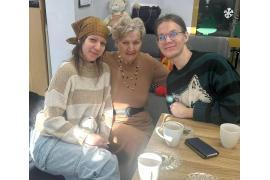 <b>CZERSK. Święto `srebrnego` pokolenia. Był tort, ciasto, drobne upominki i dużo śmiechu (ZDJĘCIA)</b>