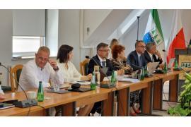 <b> GM. CZERSK. III sesja Rady Miejskiej w Czersku - trwała 8 godzin. Burmistrz z absolutorium, ale bez wotum zaufania (WIDEO - cała sesja RM) </b>