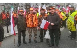 <b>Myśliwi z koła łowieckiego `Lis` 37 w Czersku na manifestacji w Warszawie (ZDJĘCIA)</b>