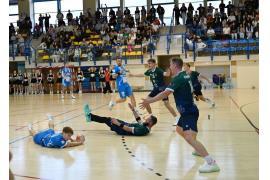 <b>CZERSK. MKS SPR Polska Handball Czersk – walka trwa mimo porażki. Lider okazał się zbyt mocny (ZDJĘCIA, WIDEO)</b>
