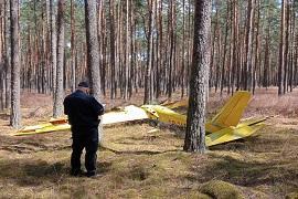 <b>GM. KARSIN. Rozbił się szybowiec - pilot zginął na miejscu (ZDJĘCIA)</b>