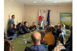 <b> W siedzibie Pomorskiej Izby Rolniczej trwa spotkanie rolników, którzy nie otrzymali pieniędzy za sprzedane bydło. Wśród poszkodowanych są rolnicy m.in. z gminy Czersk (ZDJĘCIA, WIDEO) </b>