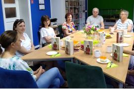 <b> CZERSK. Majowe spotkanie Dyskusyjnego Klubu Książki w Bibliotece Publicznej w Czersku (ZDJĘCIA) </b>