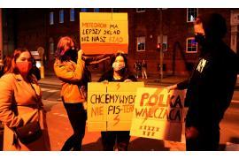 <b>AKTUALIZACJA 27-10-20<br>Chojnickie protesty kobiet przybierają na sile (WIDEO, ZDJĘCIA)</b>