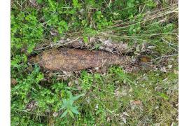 <b> GM. CZERSK. Granaty moździerzowe z czasów II wojny światowej znalezione w lesie  (ZDJĘCIA) </b>