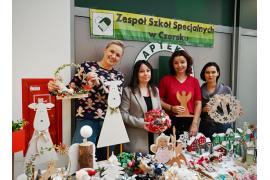 <b>CZERSK. Trwa Kiermasz Świąteczny w Galerii Lipowa (ZDJĘCIA, WIDEO)</b>