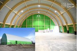 <b>GM. CZERSK. Nowy obiekt sportowy przy Szkole Podstawowej w Gotelpiu robi wrażenie. Montaż membrany stanowiącej zadaszenie</b>